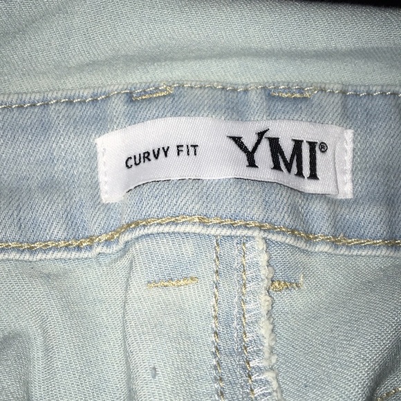 NWT YMI Curvy Fit Shortalls Light Wash Distressed - Picture 9 of 14